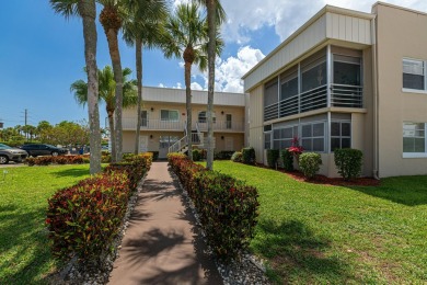***Luxurious 1st Floor Condo, in Delray Beach! ***Fully on Kings Point Golf -Flanders Way in Florida - for sale on GolfHomes.com, golf home, golf lot