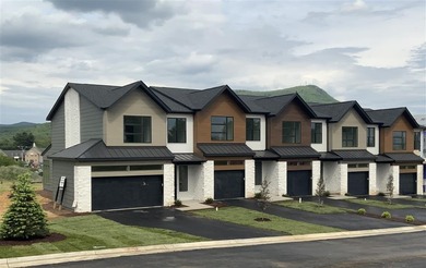 New luxury townhome built by Simensen Construction in Crossroads on Lakeview Golf Course in Virginia - for sale on GolfHomes.com, golf home, golf lot