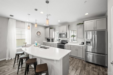 Beautifully furnished 3BR/2.5BA end-unit townhome in the gated on Lost Key Golf Club in Florida - for sale on GolfHomes.com, golf home, golf lot