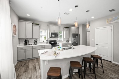 Beautifully furnished 3BR/2.5BA end-unit townhome in the gated on Lost Key Golf Club in Florida - for sale on GolfHomes.com, golf home, golf lot