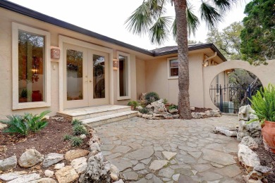 Sprawling 3998 sq ft hilltop home offers panoramic views of Lake on Horseshoe Bay Private Golf Course in Texas - for sale on GolfHomes.com, golf home, golf lot