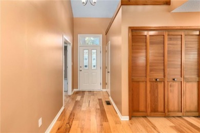 Welcome to 633 NE Saint Andrews Circle -- a beautifully on Lakewood Oaks Golf Club, Ltd. in Missouri - for sale on GolfHomes.com, golf home, golf lot