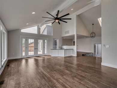 New HVAC!! This cool contemporary in The Greens is a true gem on The Greens Country Club in Oklahoma - for sale on GolfHomes.com, golf home, golf lot