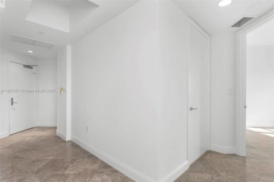 Spacious 2 bed, 2 bath unit in the sought-after Turnberry on  in Florida - for sale on GolfHomes.com, golf home, golf lot