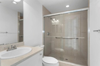 Spacious 2 bed, 2 bath unit in the sought-after Turnberry on  in Florida - for sale on GolfHomes.com, golf home, golf lot