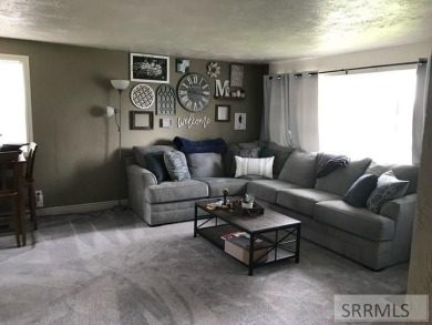 Come see this cozy adorable single level home with great curb on Pinecrest Golf Club in Idaho - for sale on GolfHomes.com, golf home, golf lot