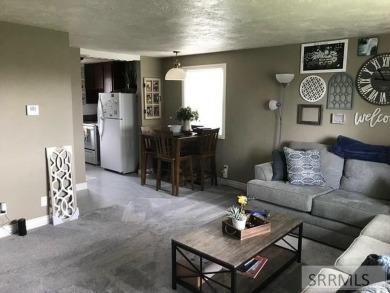 Come see this cozy adorable single level home with great curb on Pinecrest Golf Club in Idaho - for sale on GolfHomes.com, golf home, golf lot