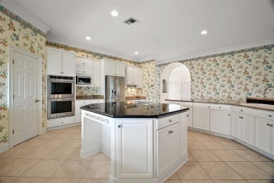 Lakefront home in the desirable Country Club of Mount Dora! on Country Club of Mount Dora in Florida - for sale on GolfHomes.com, golf home, golf lot
