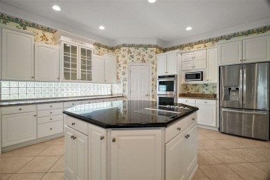 Lakefront home in the desirable Country Club of Mount Dora! on Country Club of Mount Dora in Florida - for sale on GolfHomes.com, golf home, golf lot