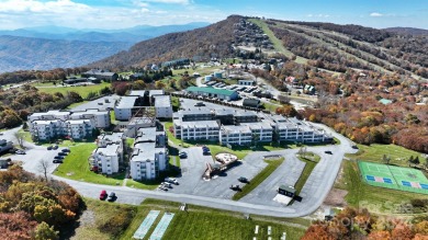 *SKIP THE STRESS & HASSLE OF RENOVATING* RARE FIND...OPEN FLOOR on Beech Mountain Club in North Carolina - for sale on GolfHomes.com, golf home, golf lot