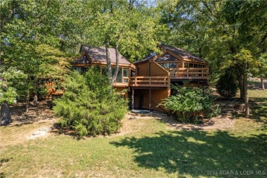 Discover a fully remodeled prime investment opportunity on Seasons Ridge At Four Seasons in Missouri - for sale on GolfHomes.com, golf home, golf lot