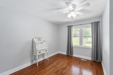 At 101 Vivion Drive, you will find a delightful 3-4 bedroom home on Houndslake Country Club in South Carolina - for sale on GolfHomes.com, golf home, golf lot