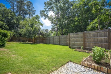 At 101 Vivion Drive, you will find a delightful 3-4 bedroom home on Houndslake Country Club in South Carolina - for sale on GolfHomes.com, golf home, golf lot