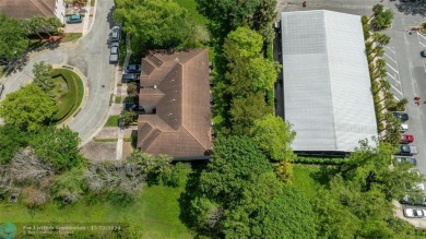 Welcome to your private retreat in this corner unit townhome on Colony West Country Club in Florida - for sale on GolfHomes.com, golf home, golf lot