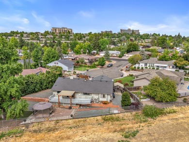 Amazing Centennial Golf Course views span the entire back of on Centennial Golf Club in Oregon - for sale on GolfHomes.com, golf home, golf lot