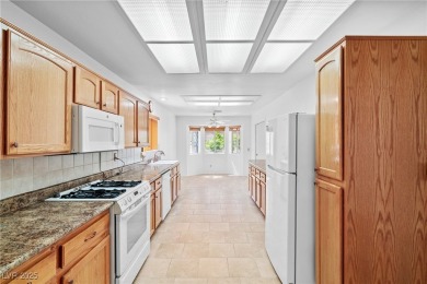 Welcome to easy living in the heart of Sun City Summerlin! This on Highland Falls Golf Club in Nevada - for sale on GolfHomes.com, golf home, golf lot
