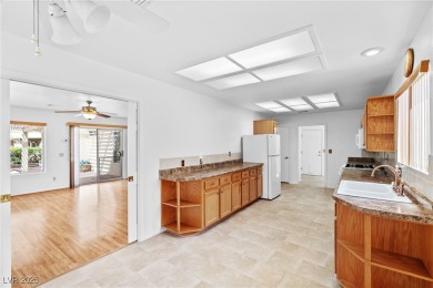 Welcome to easy living in the heart of Sun City Summerlin! This on Highland Falls Golf Club in Nevada - for sale on GolfHomes.com, golf home, golf lot