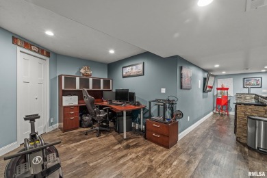 Stunning 4-Bedroom ranch home in Piper Glen subdivision with an on Piper Glen Golf Club in Illinois - for sale on GolfHomes.com, golf home, golf lot