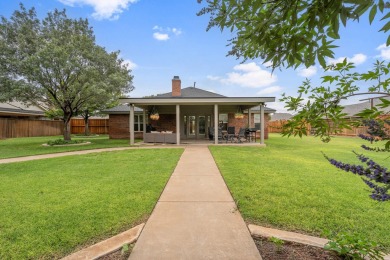 This charming 3-bedroom, 2-bathroom home is perfectly situated on Hillcrest Country Club in Texas - for sale on GolfHomes.com, golf home, golf lot