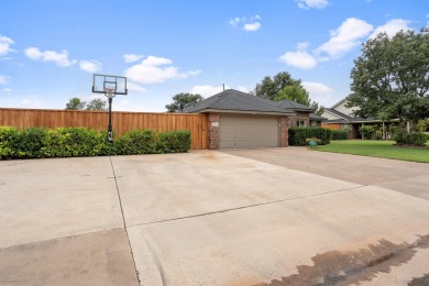 This charming 3-bedroom, 2-bathroom home is perfectly situated on Hillcrest Country Club in Texas - for sale on GolfHomes.com, golf home, golf lot