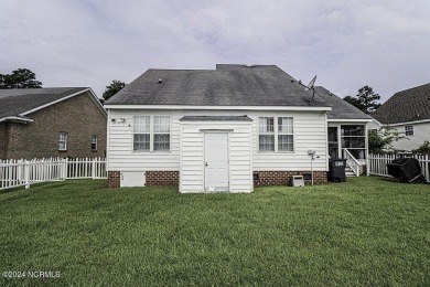 This 3 bedroom 2 bath home offers beautiful wood flooring on Northgreen Country Club in North Carolina - for sale on GolfHomes.com, golf home, golf lot