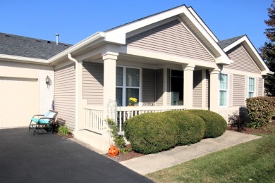 2 bedroom & 2 bath ranch townhome in desirable Carillon Lakes on Carillon Lakes 3 Hole Course in Illinois - for sale on GolfHomes.com, golf home, golf lot