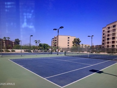 **BERNIE, STOP THE CAR! THIS CONDO IS MOVE-IN READY--JUST BRING on Scottsdale Shadows in Arizona - for sale on GolfHomes.com, golf home, golf lot