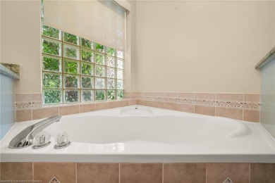 GORGEOUS EXECUTIVE home located on the 10th hole in the on Country Club of Sebring in Florida - for sale on GolfHomes.com, golf home, golf lot