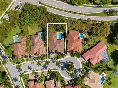 *WOW* AMAZING BRIGHT & SPACIOUS REMODELED 5 BEDROOM/3 FULL BATHS on Weston Hills Country Club in Florida - for sale on GolfHomes.com, golf home, golf lot