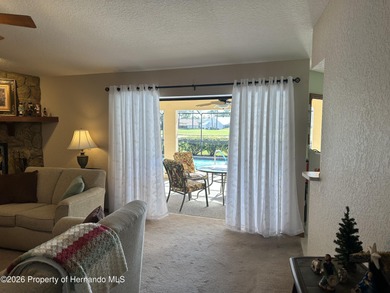 Located in Glen Lakes, this 1990 Alexander Boca Grande Deluxe on Glen Lakes Country Club in Florida - for sale on GolfHomes.com, golf home, golf lot