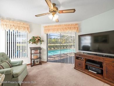 Located in Glen Lakes, this 1990 Alexander Boca Grande Deluxe on Glen Lakes Country Club in Florida - for sale on GolfHomes.com, golf home, golf lot