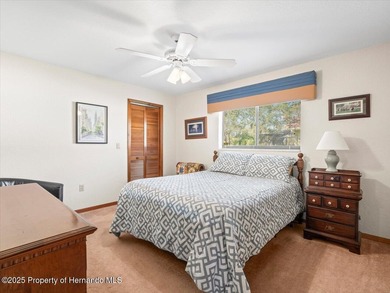 Located in Glen Lakes, this 1990 Alexander Boca Grande Deluxe on Glen Lakes Country Club in Florida - for sale on GolfHomes.com, golf home, golf lot