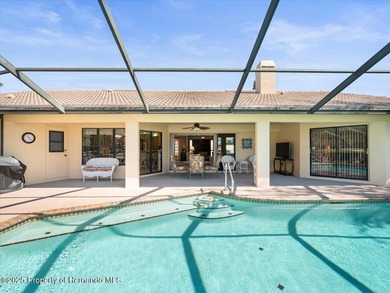 Located in Glen Lakes, this 1990 Alexander Boca Grande Deluxe on Glen Lakes Country Club in Florida - for sale on GolfHomes.com, golf home, golf lot