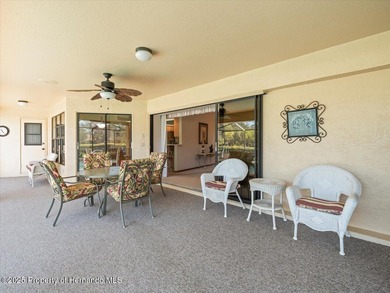 Located in Glen Lakes, this 1990 Alexander Boca Grande Deluxe on Glen Lakes Country Club in Florida - for sale on GolfHomes.com, golf home, golf lot