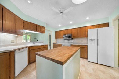 Don't miss your chance to own a gem in the heart of Hot Springs on Coronado Golf Course in Arkansas - for sale on GolfHomes.com, golf home, golf lot