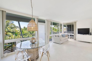 Experience mid-century modern charm in this cozy 1-bed, 1-bath on  in Florida - for sale on GolfHomes.com, golf home, golf lot