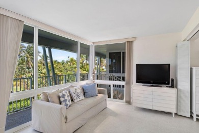 Experience mid-century modern charm in this cozy 1-bed, 1-bath on  in Florida - for sale on GolfHomes.com, golf home, golf lot