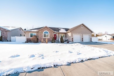 This beautiful 5-bedroom, 3-bathroom home is located in the on Sage Lakes Municipal Golf Course in Idaho - for sale on GolfHomes.com, golf home, golf lot