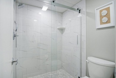 Beautifully updated 2 bedroom, 2 bath, 5th floor, furnished on Ocean Village Golf Course in Florida - for sale on GolfHomes.com, golf home, golf lot