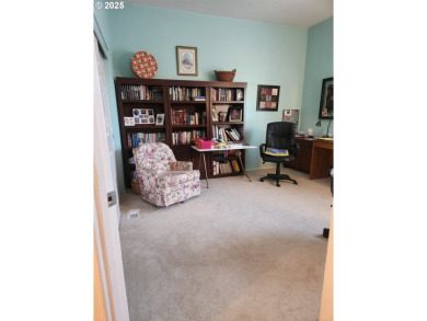Immaculate triple-wide 3bd 2 bath mfg. on 1.74 acres overlooking on China Creek Golf Course in Oregon - for sale on GolfHomes.com, golf home, golf lot