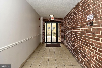 Lovely 2-bedroom/2 -bath condo home with  lots of natural light on Leisure World Golf Club in Maryland - for sale on GolfHomes.com, golf home, golf lot