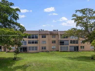 Luxury condo with 2 bedrooms, 2 bathrooms completely remodeled on Sunrise Lakes Phase IV Golf Course in Florida - for sale on GolfHomes.com, golf home, golf lot