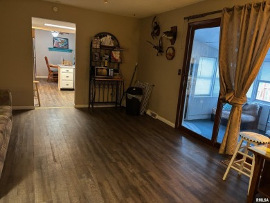 Homeowners have lived in this home for almost 40 years and on Edgewood Golf Course in Illinois - for sale on GolfHomes.com, golf home, golf lot