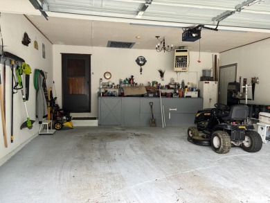 Homeowners have lived in this home for almost 40 years and on Edgewood Golf Course in Illinois - for sale on GolfHomes.com, golf home, golf lot