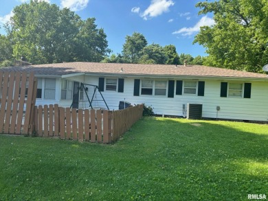 Homeowners have lived in this home for almost 40 years and on Edgewood Golf Course in Illinois - for sale on GolfHomes.com, golf home, golf lot