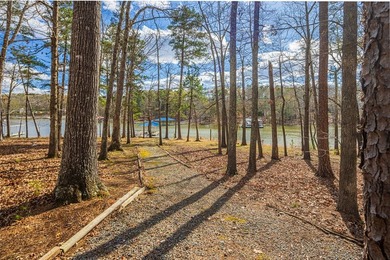 Lake life really doesn't get much better than this 3 BR, 3BA on Kinderton Country Club in Virginia - for sale on GolfHomes.com, golf home, golf lot