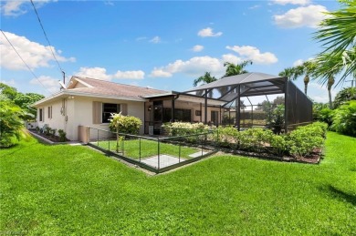 PALM RIVER!!! This North Naples Single Family home with POOL!! on LaPlaya Golf Club in Florida - for sale on GolfHomes.com, golf home, golf lot