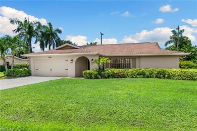 PALM RIVER!!! This North Naples Single Family home with POOL!! on LaPlaya Golf Club in Florida - for sale on GolfHomes.com, golf home, golf lot