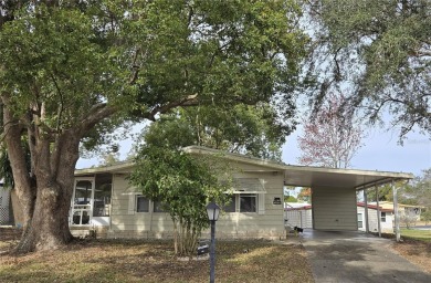 ZELLWOOD STRATION 2 BEDROOM 2 BATH home. Inside house needs on Zellwood Station Country Club in Florida - for sale on GolfHomes.com, golf home, golf lot