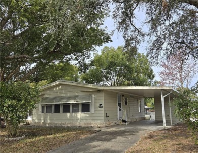 ZELLWOOD STRATION 2 BEDROOM 2 BATH home. Inside house needs on Zellwood Station Country Club in Florida - for sale on GolfHomes.com, golf home, golf lot